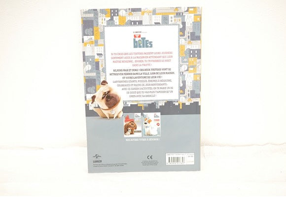 SECRET LIFE PETS MEGA STICKER