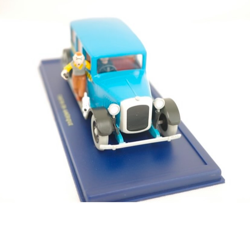 青い車でどこまでも〈TINTIN〉