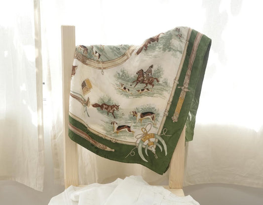 パリジェンヌはスカーフから